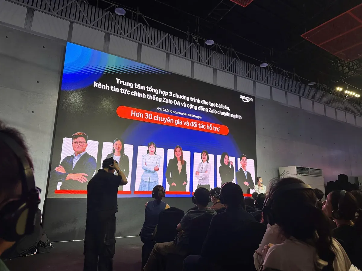 Mr. Bùi Ngọc Bình trong nhóm chuyên gia & đối tác Amazon tại Mega Event Amazon HCM 2026